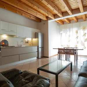 casa-castelnuovo-del-garda.hotelinveneto.com/